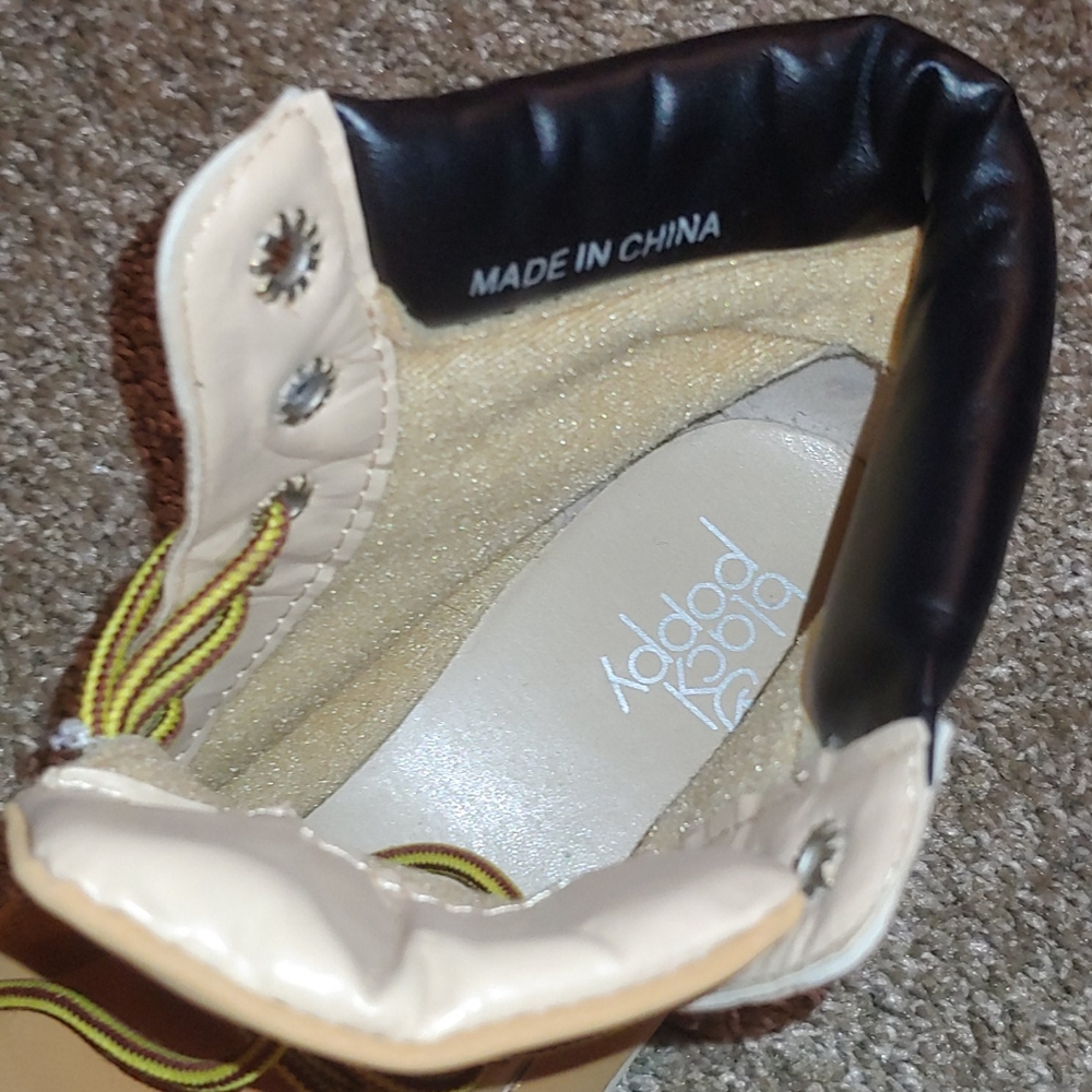 Boots - Picture 5 of 7